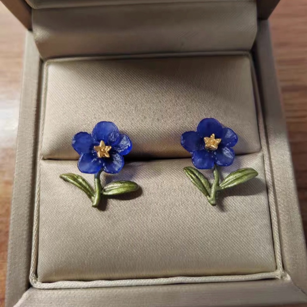 Brand New Handcrafted Stained Glass Flower (Blue-Eyes Mary) Earrings